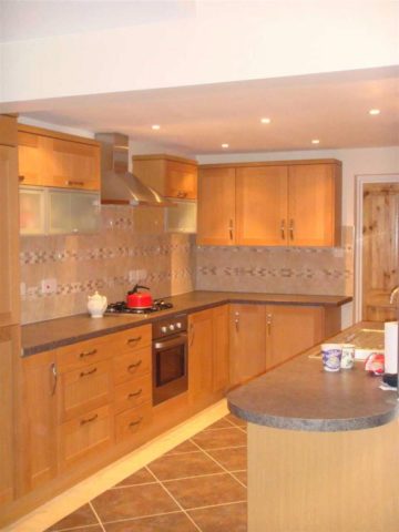  Image of 4 bedroom Terraced house to rent in Tunis Road London W12 at 4 Double Bedroom House, W12
