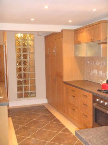  Image of 4 bedroom Terraced house to rent in Tunis Road London W12 at 4 Double Bedroom House, W12