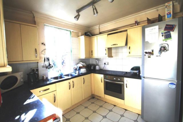  Image of 6 bedroom Property to rent in Glossop Road Sheffield S10 at Lovely 6 Bed, Glossop Road