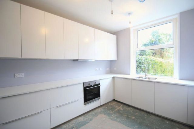 Image of Studio flat to rent in Beechcroft Avenue Stafford ST16 at Beechcroft Avenue, Stafford ST16