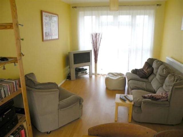  Image of 1 bedroom Flat to rent in Kesteven Walk Peterborough PE1 at Kesteven Walk, Eastgate, Peterborough