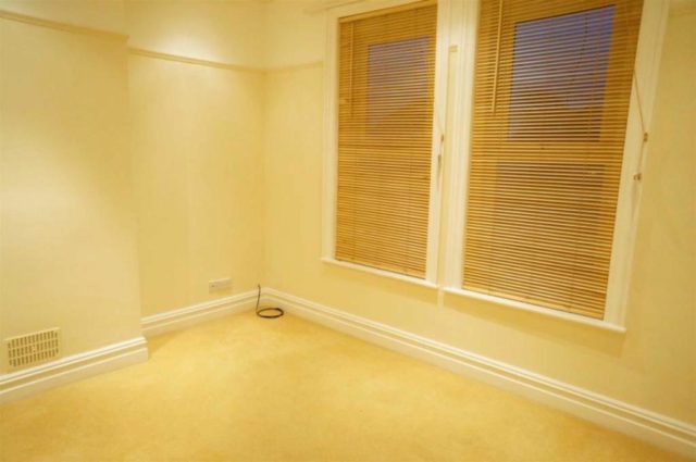  Image of 2 bedroom Flat to rent in Cecil Road Pokesdown Bournemouth BH5 at Cecil Road, Boscombe, Bournemouth