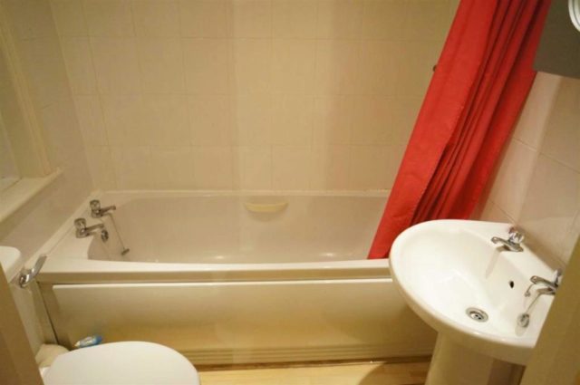  Image of 2 bedroom Flat to rent in Cecil Road Pokesdown Bournemouth BH5 at Cecil Road, Boscombe, Bournemouth