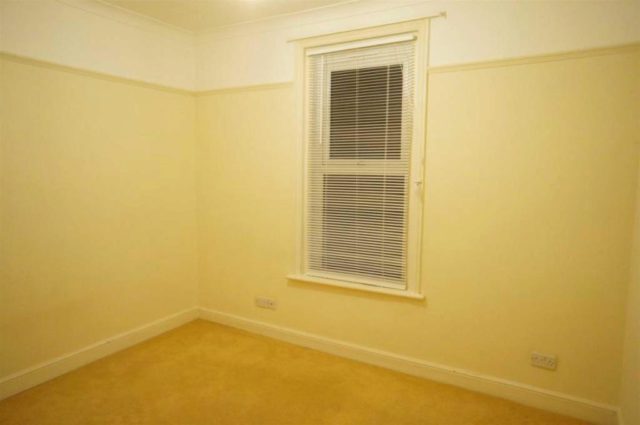  Image of 2 bedroom Flat to rent in Cecil Road Pokesdown Bournemouth BH5 at Cecil Road, Boscombe, Bournemouth