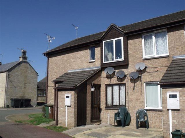  Image of 2 bedroom Flat to rent in Tunwell Lane Corby NN17 at Tunwell Lane, Corby, NN17 1AR