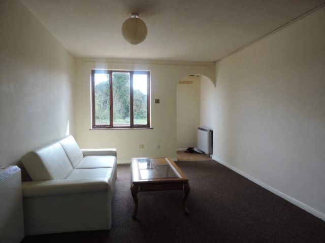  Image of 2 bedroom Flat to rent in Tunwell Lane Corby NN17 at Tunwell Lane, Corby, NN17 1AR