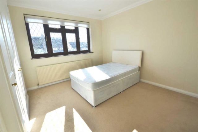  Image of 4 bedroom Detached house to rent in Chester Road Chigwell IG7 at Chester Road, Large Family House, Chigwell
