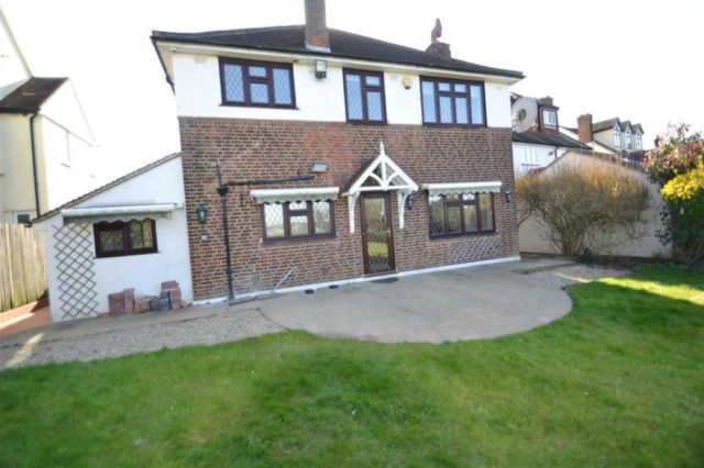  Image of 4 bedroom Detached house to rent in Chester Road Chigwell IG7 at Chester Road, Large Family House, Chigwell
