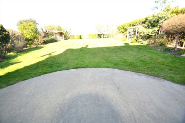  Image of 4 bedroom Detached house to rent in Chester Road Chigwell IG7 at Chester Road, Large Family House, Chigwell