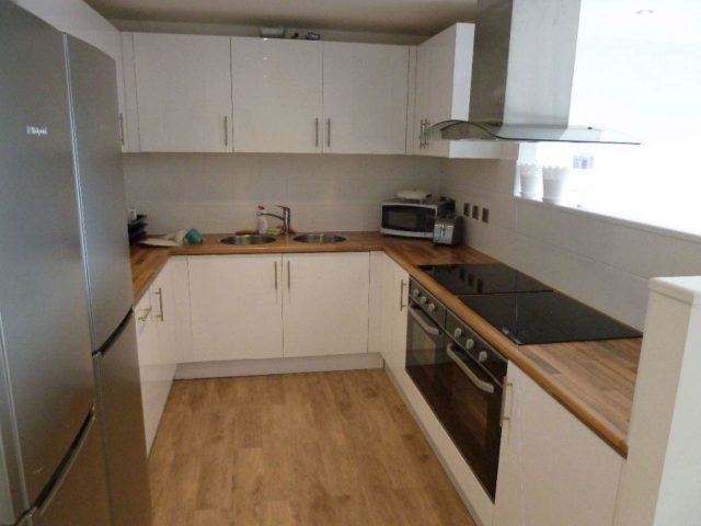  Image of 1 bedroom Property to rent in London Road Sheffield S2 at AVAILABLE NOW - ALL INCLUSIVE STUDIOS AND ROOMS