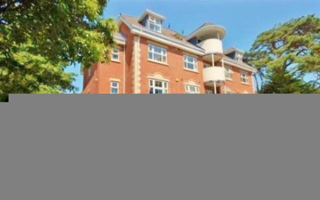  Image of 2 bedroom Flat for sale in Christchurch Road Bournemouth BH1 at Hartford Court,, 48 Christchurch Road, Bournemouth