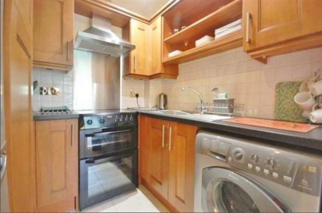  Image of 2 bedroom Flat for sale in Christchurch Road Bournemouth BH1 at Hartford Court,, 48 Christchurch Road, Bournemouth