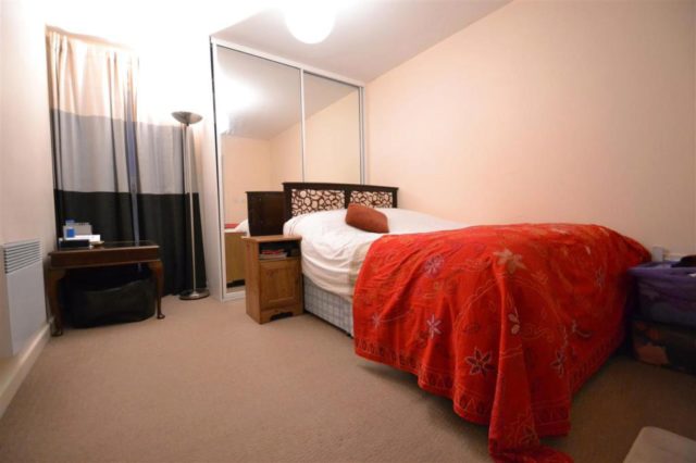  Image of 2 bedroom Flat to rent in Monarch Way Ilford IG2 at Memorial Heights, Monarch Way, Oaks Park High School Catchmet, Newbury Park, Ilford