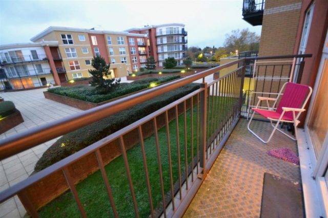  Image of 2 bedroom Flat to rent in Monarch Way Ilford IG2 at Memorial Heights, Monarch Way, Oaks Park High School Catchmet, Newbury Park, Ilford