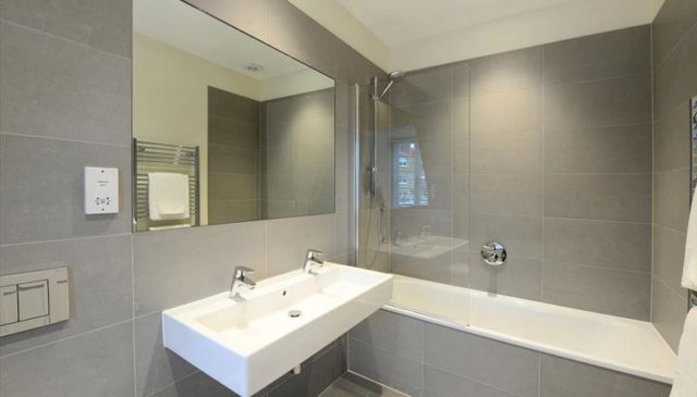  Image of 2 bedroom Flat to rent in Hamlet Gardens London W6 at Hamlet Gardens, Hammersmith, W6