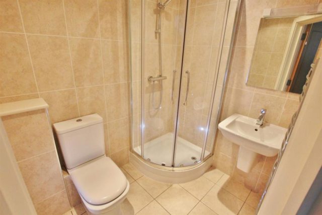  Image of 2 bedroom Flat to rent in Queens Park Avenue Bournemouth BH8 at Queens Park Avenue, Bournemouth