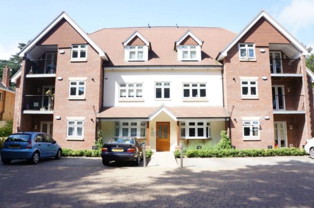  Image of 2 bedroom Flat to rent in Queens Park Avenue Bournemouth BH8 at Queens Park Avenue, Bournemouth