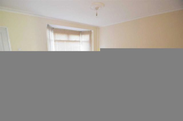  Image of 2 bedroom Terraced house to rent in Fencepiece Road Ilford IG6 at Fencepiece Road, Barkingside, Ilford