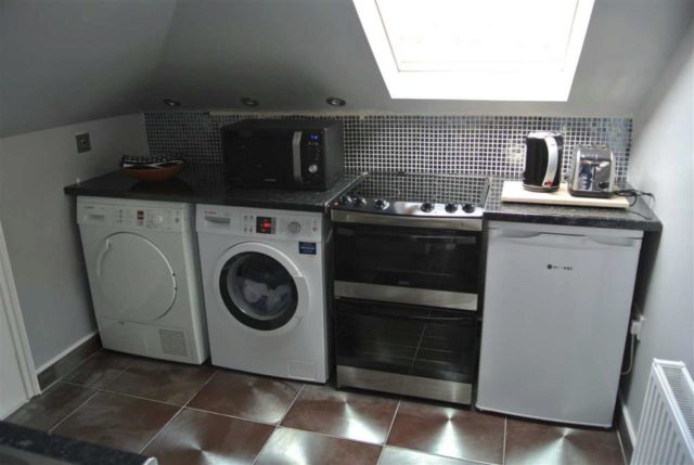  Image of Studio flat to rent in Creffield Road London W5 at Creffield Road, Ealing, London