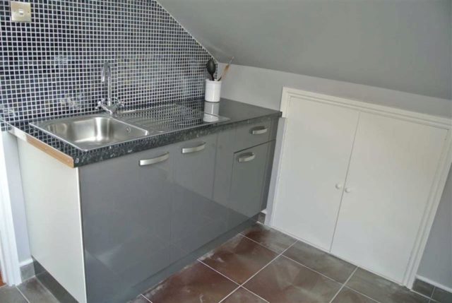  Image of Studio flat to rent in Creffield Road London W5 at Creffield Road, Ealing, London