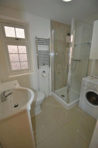  Image of 1 bedroom Flat to rent in Collinwood Gardens Ilford IG5 at Collinwood Gardens, Clayhall, Ilford