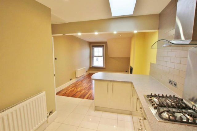  Image of 1 bedroom Flat to rent in Christchurch Road Bournemouth BH1 at Christchurch Road, Boscombe, Bournemouth