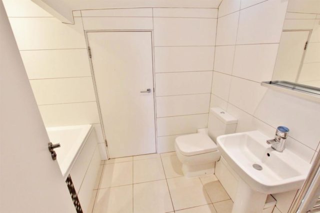  Image of 1 bedroom Flat to rent in Christchurch Road Bournemouth BH1 at Christchurch Road, Boscombe, Bournemouth