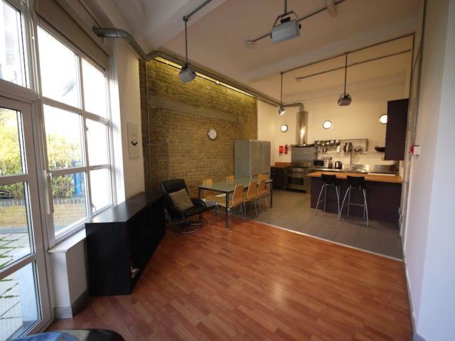  Image of 1 bedroom Houses to rent in Birchfield Street London E14 at Birchfield Street, Canary Wharf, E14