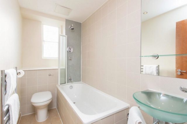  Image of 2 bedroom Flat to rent in Old Brompton Road London SW7 at Roland House, Old Brompton Road, South Kensington, SW7