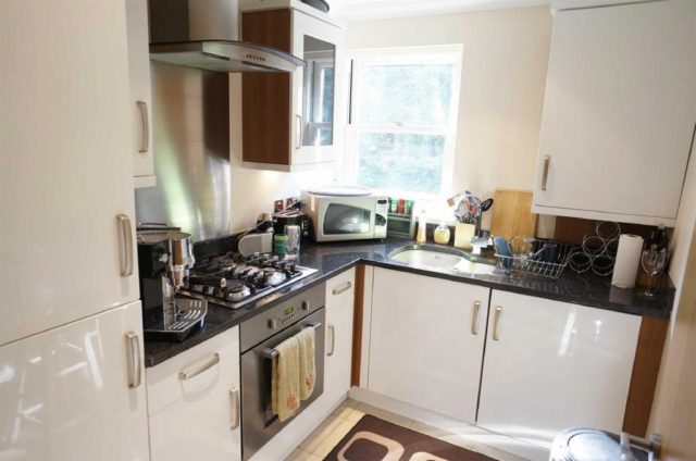  Image of 2 bedroom Flat to rent in Bodorgan Road Bournemouth BH2 at Bodorgan Road, Meyrick Park, Bournemouth