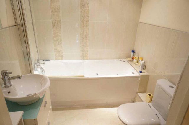  Image of 2 bedroom Flat to rent in Bodorgan Road Bournemouth BH2 at Bodorgan Road, Meyrick Park, Bournemouth