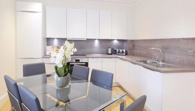  Image of 3 bedroom Flat to rent in Hamlet Gardens London W6 at Hamlet Gardens, Hammersmith, W6