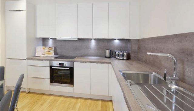  Image of 3 bedroom Flat to rent in Hamlet Gardens London W6 at Hamlet Gardens, Hammersmith, W6