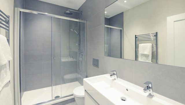  Image of 3 bedroom Flat to rent in Hamlet Gardens London W6 at Hamlet Gardens, Hammersmith, W6