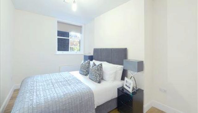  Image of 3 bedroom Flat to rent in Hamlet Gardens London W6 at Hamlet Gardens, Hammersmith, W6