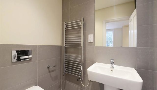  Image of 3 bedroom Flat to rent in Hamlet Gardens London W6 at Hamlet Gardens, Ravenscourt Park, W6