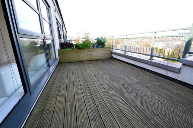  Image of 3 bedroom Houses to rent in Creek Road London SE8 at ,, Meridian Point, 166-168 Creek Road, London