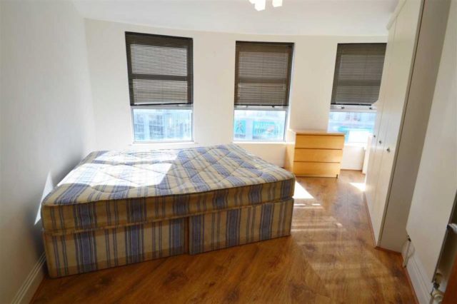 Image of 3 bedroom Houses to rent in Creek Road London SE8 at ,, Meridian Point, 166-168 Creek Road, London