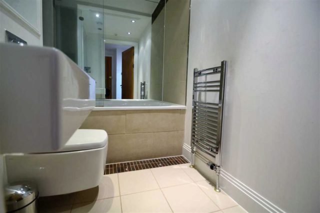 Image of 3 bedroom Houses to rent in Creek Road London SE8 at ,, Meridian Point, 166-168 Creek Road, London