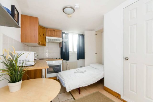  Image of Studio flat to rent in West Cromwell Road London SW5 at West Cromwell Road, Earls Court, SW5