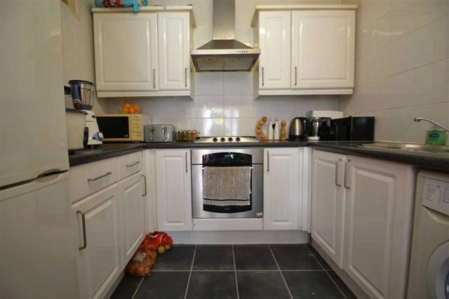  Image of 1 bedroom Flat for sale in Ingleby Road Ilford IG1 at Ingleby Road, Ilford