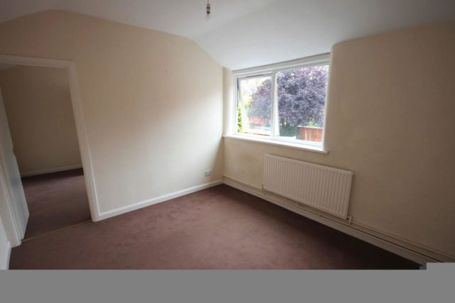  Image of 1 bedroom Flat to rent in Larches Lane Wolverhampton WV3 at Larches Lane, Wolverhampton