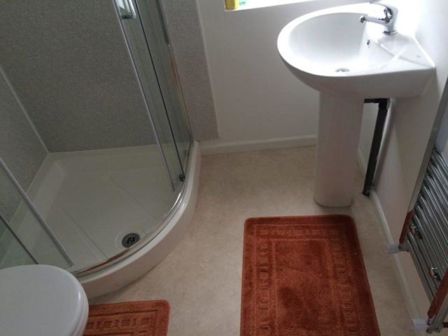  Image of 1 bedroom Flat to rent in Boston Road London W7 at One Double Bedroom Flat Hanwell
