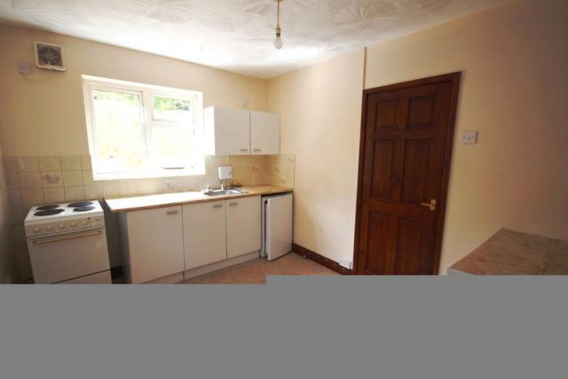  Image of 1 bedroom Flat to rent in Lonsdale Road Wolverhampton WV3 at Lonsdale Road, Wolverhampton