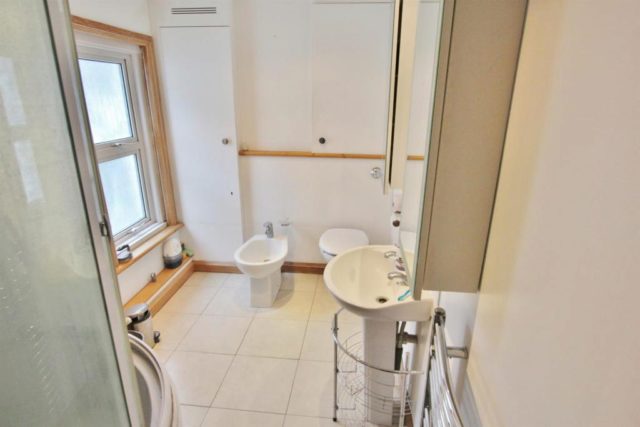 Image of 1 bedroom Houses to rent in Seldown Lane Poole BH15 at Seldown Lane, Poole