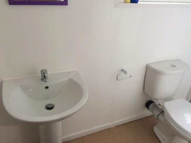  Image of 2 bedroom Flat to rent in Boston Road London W7 at Two Double Bedroom Flat Hanwell