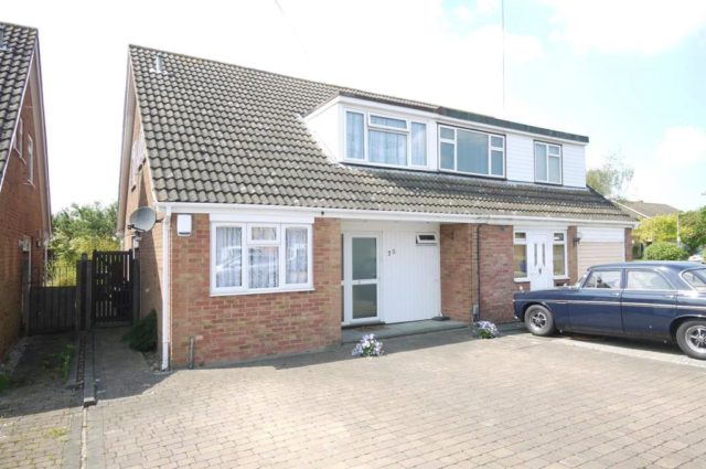  Image of 3 bedroom Semi-Detached house for sale in Southmead Crescent Cheshunt Waltham Cross EN8 at Southmead Crescent, Cheshunt