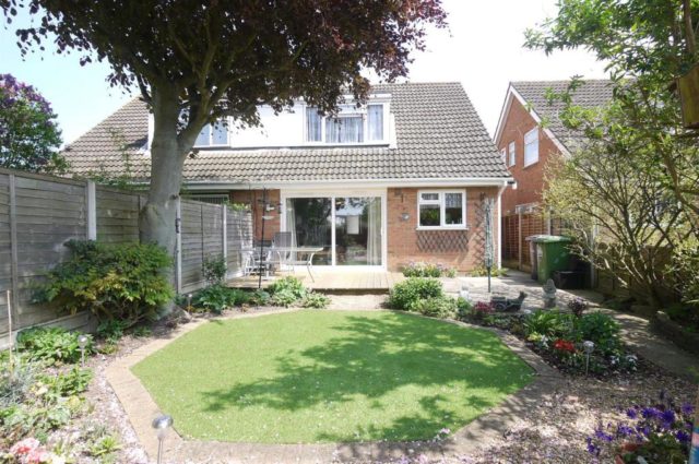  Image of 3 bedroom Semi-Detached house for sale in Southmead Crescent Cheshunt Waltham Cross EN8 at Southmead Crescent, Cheshunt