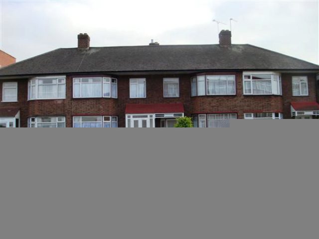  Image of 3 bedroom Terraced house to rent in High Road Chadwell Heath Romford RM6 at High Road, Chadwell Heath, Ilford