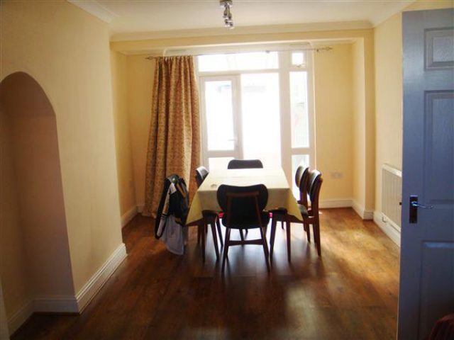  Image of 3 bedroom Terraced house to rent in High Road Chadwell Heath Romford RM6 at High Road, Chadwell Heath, Ilford